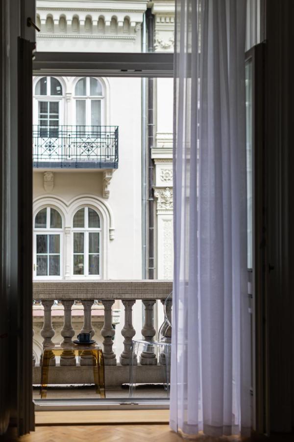 City Center Apartment With Balcony Будапеща Екстериор снимка