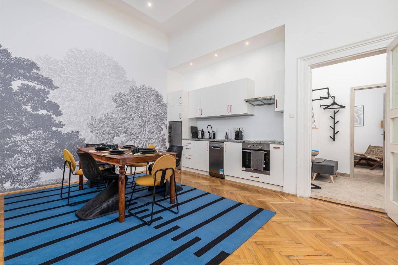 City Center Apartment With Balcony Будапеща Екстериор снимка