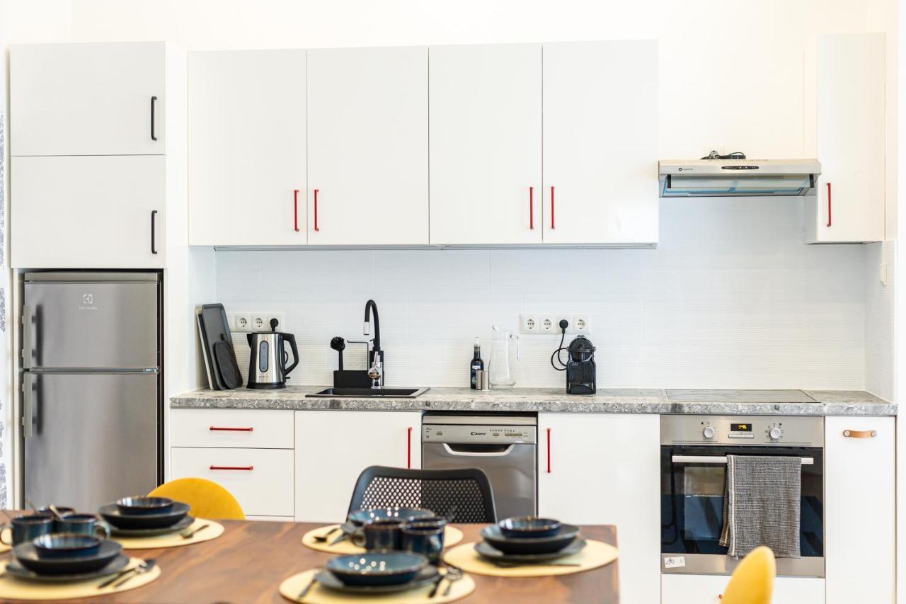City Center Apartment With Balcony Будапеща Екстериор снимка